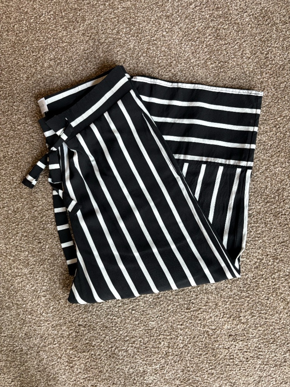 Cupio Black & White Vertical Striped Cropped Wide-Leg Capris